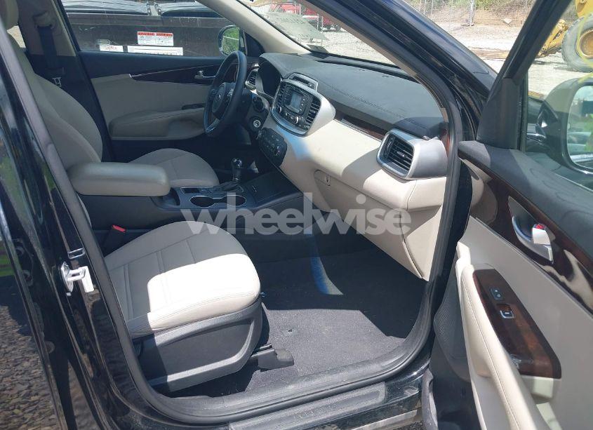 Photo 5 of 2016 Kia Sorento 3.3L LX (VIN 5XYPGDA59GG094704)