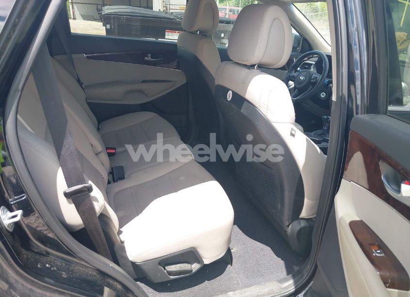 Photo 8 of 2016 Kia Sorento 3.3L LX (VIN 5XYPGDA59GG094704)