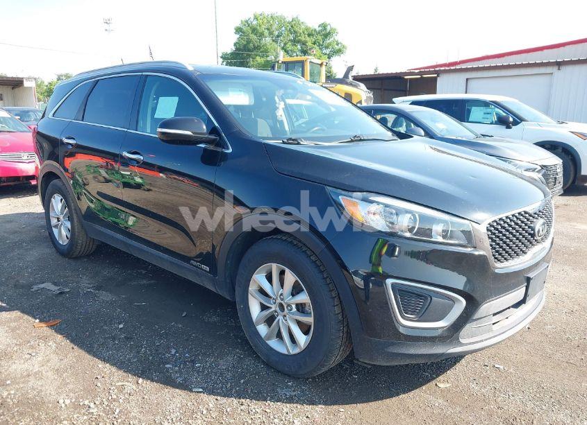 2016 Kia Sorento 3.3L LX (VIN 5XYPGDA59GG102686) main photo