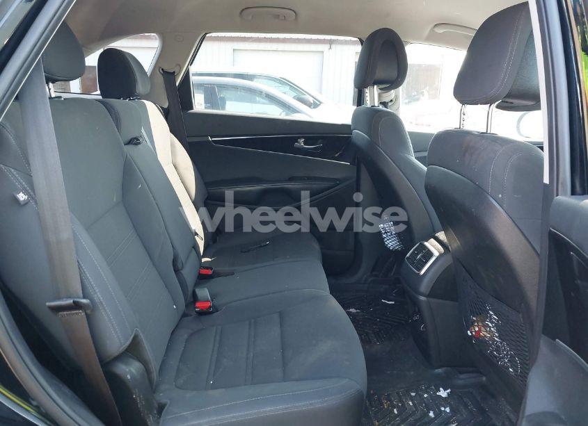 Photo 8 of 2016 Kia Sorento 3.3L LX (VIN 5XYPGDA59GG102686)