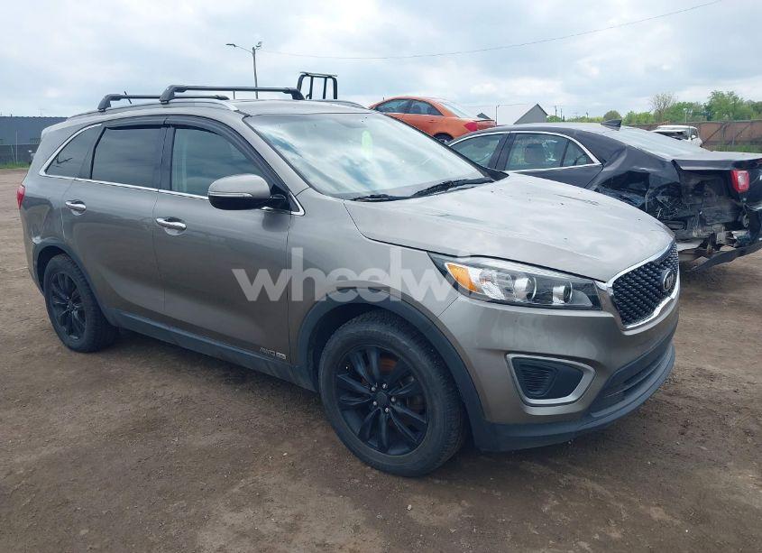 2016 Kia Sorento 3.3L LX (VIN 5XYPGDA59GG138541) main photo
