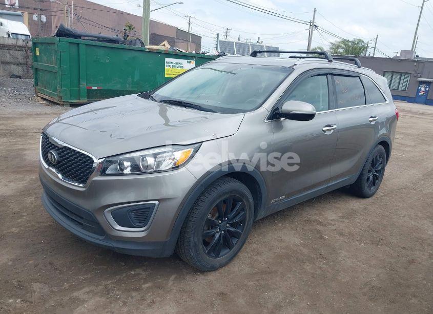 Photo 2 of 2016 Kia Sorento 3.3L LX (VIN 5XYPGDA59GG138541)