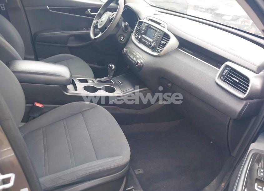 Photo 5 of 2016 Kia Sorento 3.3L LX (VIN 5XYPGDA59GG138541)