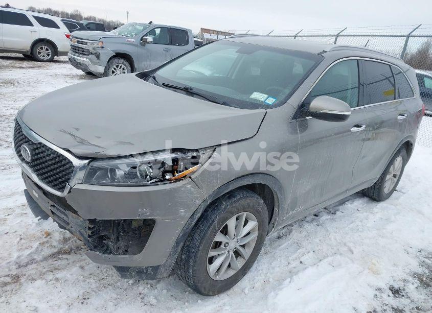 Photo 2 of 2017 Kia Sorento 3.3L LX (VIN 5XYPGDA59HG198675)