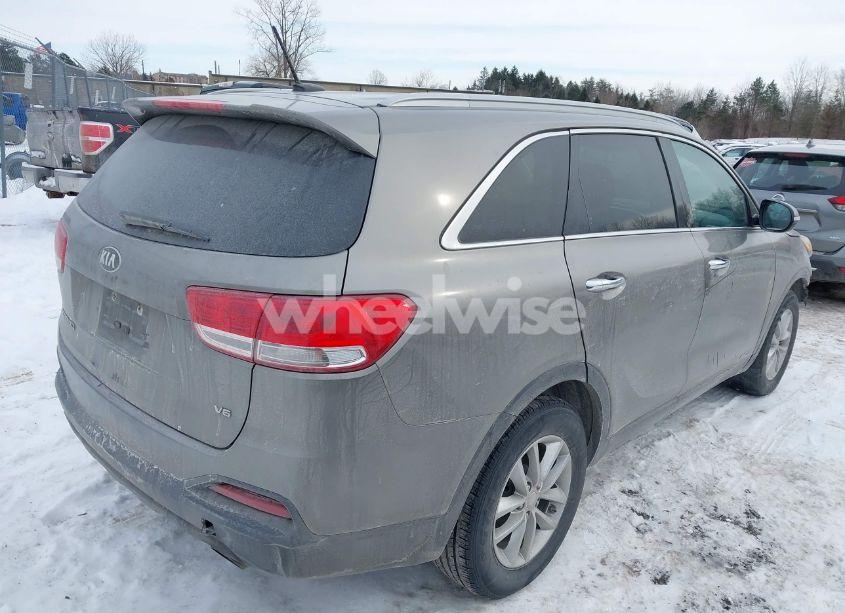 Photo 4 of 2017 Kia Sorento 3.3L LX (VIN 5XYPGDA59HG198675)