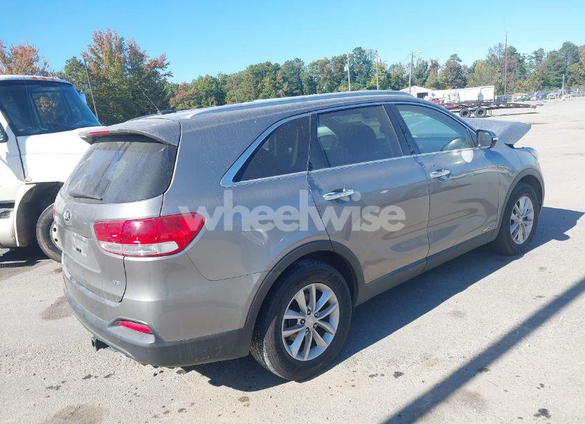 Photo 4 of 2017 Kia Sorento 3.3L LX (VIN 5XYPGDA59HG224935)