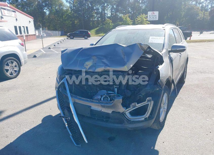 Photo 6 of 2017 Kia Sorento 3.3L LX (VIN 5XYPGDA59HG224935)