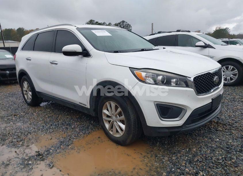 2017 Kia Sorento 3.3L LX (VIN 5XYPGDA59HG326526) main photo