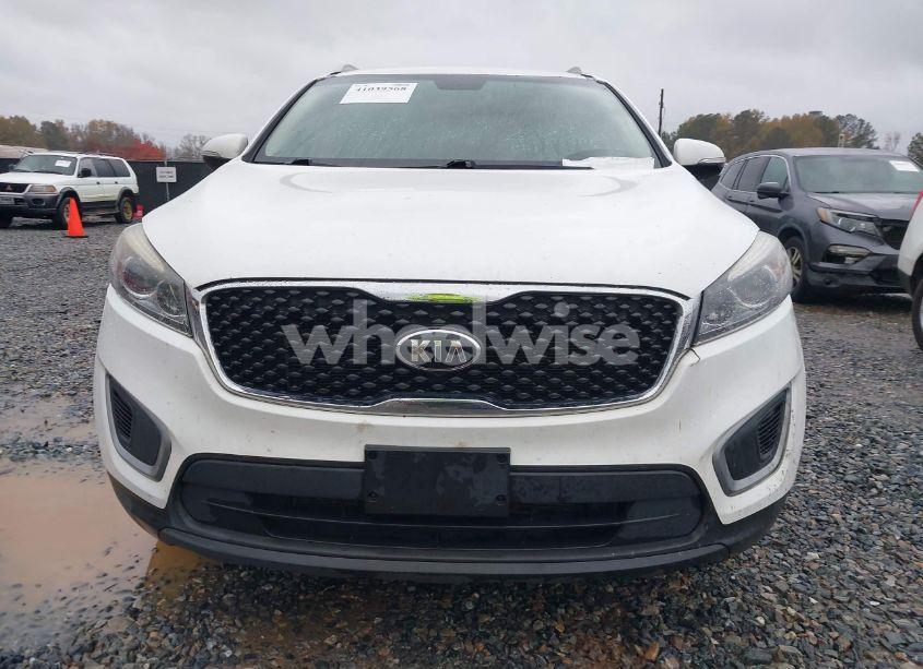 Photo 12 of 2017 Kia Sorento 3.3L LX (VIN 5XYPGDA59HG326526)
