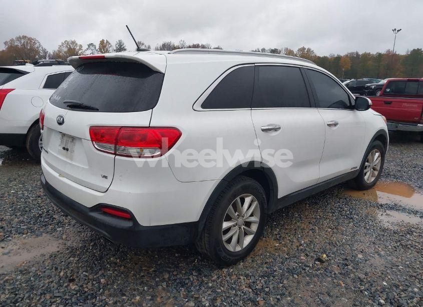Photo 4 of 2017 Kia Sorento 3.3L LX (VIN 5XYPGDA59HG326526)
