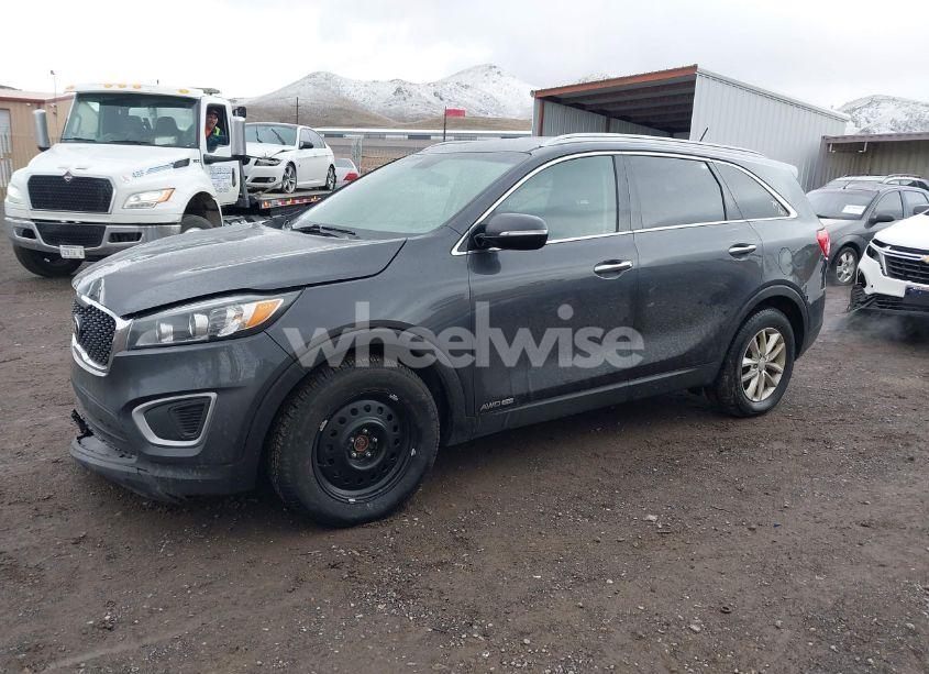 Photo 2 of 2017 Kia Sorento 3.3L LX (VIN 5XYPGDA59HG334335)