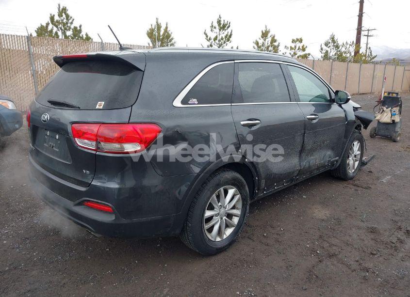 Photo 4 of 2017 Kia Sorento 3.3L LX (VIN 5XYPGDA59HG334335)
