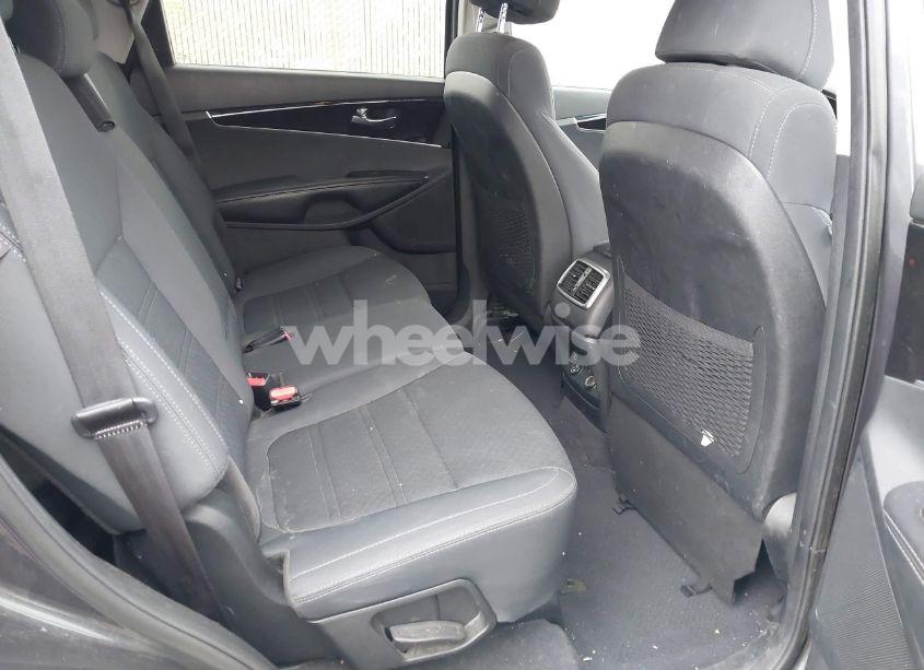Photo 8 of 2017 Kia Sorento 3.3L LX (VIN 5XYPGDA59HG334335)