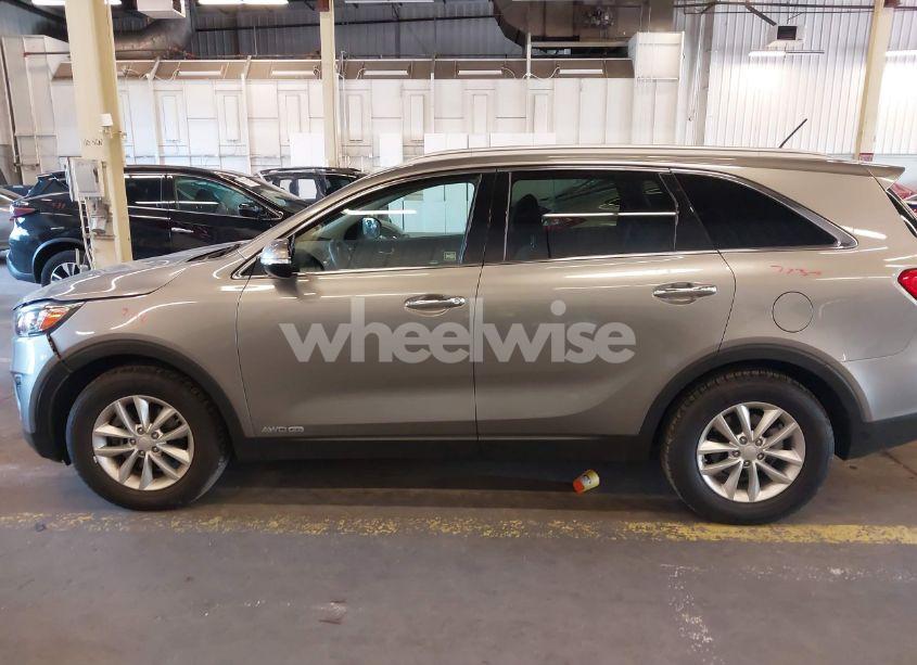 Photo 15 of 2018 Kia Sorento 3.3L LX (VIN 5XYPGDA59JG341002)