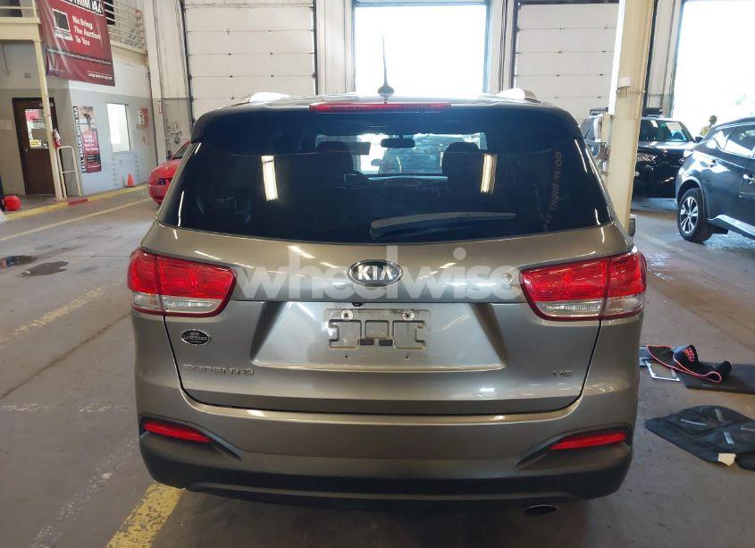 Photo 17 of 2018 Kia Sorento 3.3L LX (VIN 5XYPGDA59JG341002)