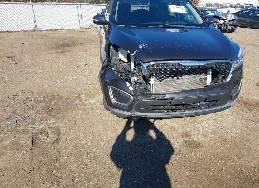 Photo 6 of 2018 Kia Sorento 3.3L LX (VIN 5XYPGDA59JG369804)