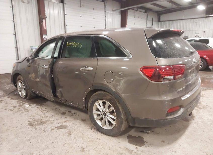 Photo 3 of 2019 Kia Sorento 3.3L LX (VIN 5XYPGDA59KG487305)
