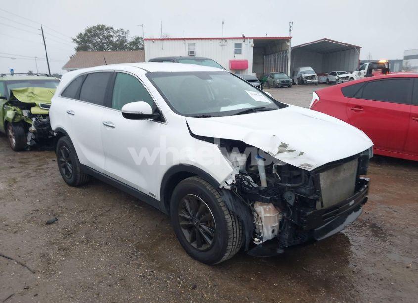 2019 Kia Sorento 3.3L LX (VIN 5XYPGDA59KG552847) main photo