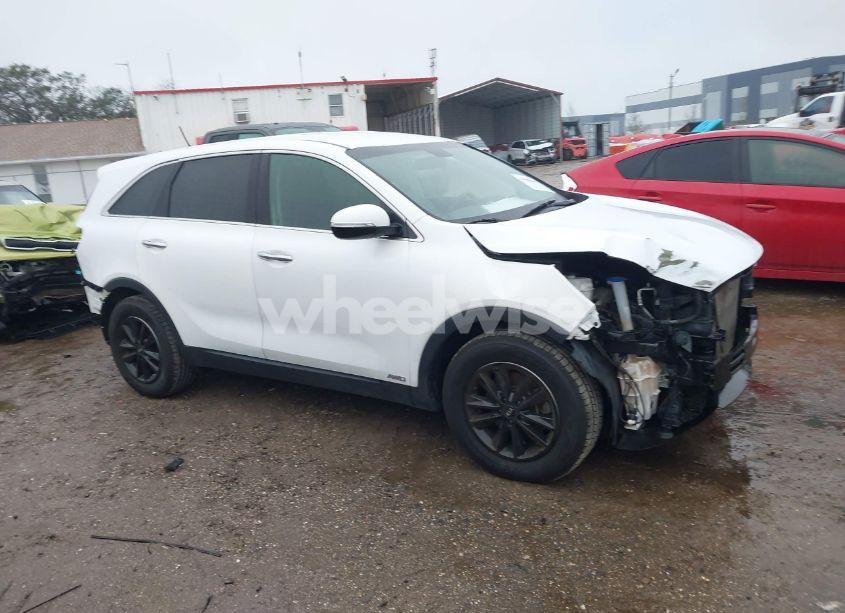 Photo 13 of 2019 Kia Sorento 3.3L LX (VIN 5XYPGDA59KG552847)