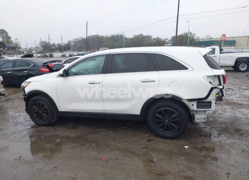 Photo 14 of 2019 Kia Sorento 3.3L LX (VIN 5XYPGDA59KG552847)