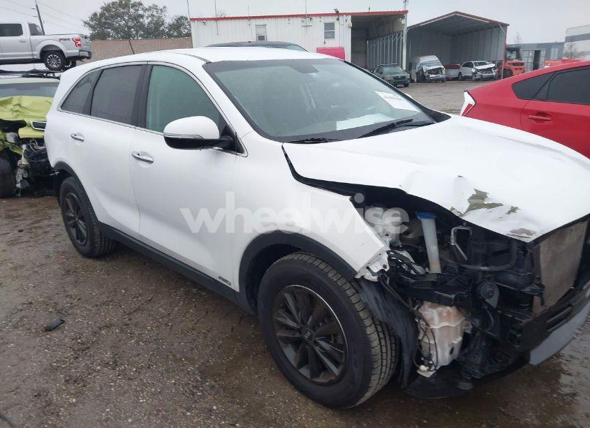 Photo 17 of 2019 Kia Sorento 3.3L LX (VIN 5XYPGDA59KG552847)