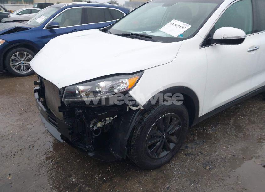 Photo 18 of 2019 Kia Sorento 3.3L LX (VIN 5XYPGDA59KG552847)