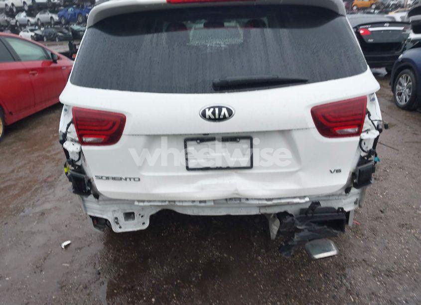 Photo 19 of 2019 Kia Sorento 3.3L LX (VIN 5XYPGDA59KG552847)