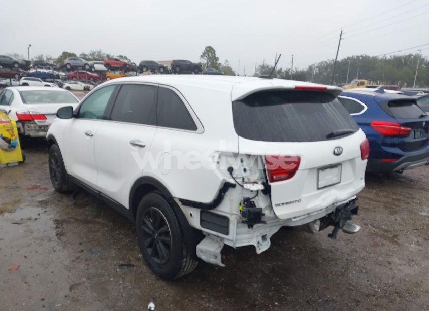 Photo 3 of 2019 Kia Sorento 3.3L LX (VIN 5XYPGDA59KG552847)