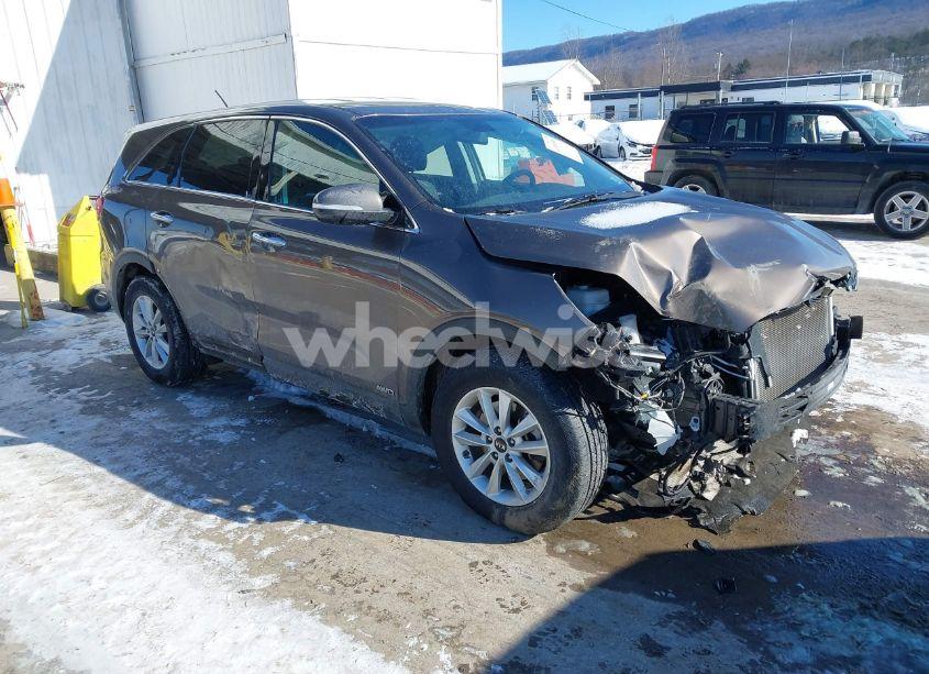 2019 Kia Sorento 3.3L LX (VIN 5XYPGDA59KG570278) main photo