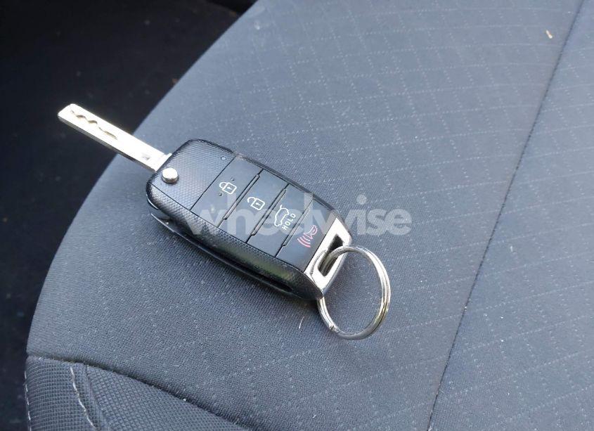 Photo 11 of 2019 Kia Sorento 3.3L LX (VIN 5XYPGDA59KG570278)