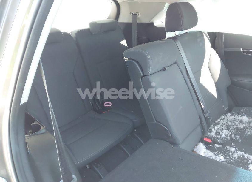 Photo 8 of 2019 Kia Sorento 3.3L LX (VIN 5XYPGDA59KG570278)