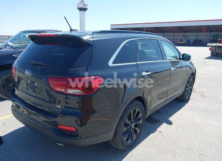 Photo 4 of 2020 Kia Sorento 3.3L S (VIN 5XYPGDA59LG693676)
