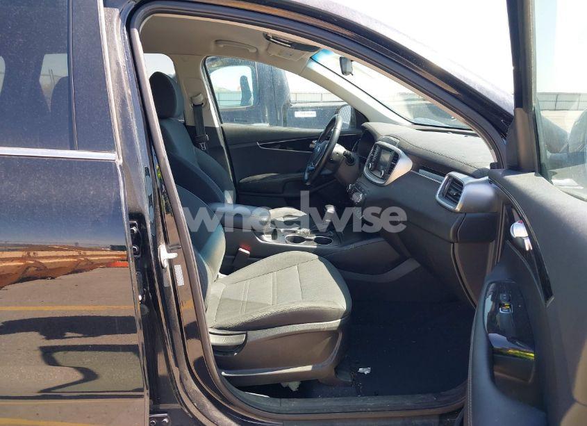 Photo 5 of 2020 Kia Sorento 3.3L S (VIN 5XYPGDA59LG693676)