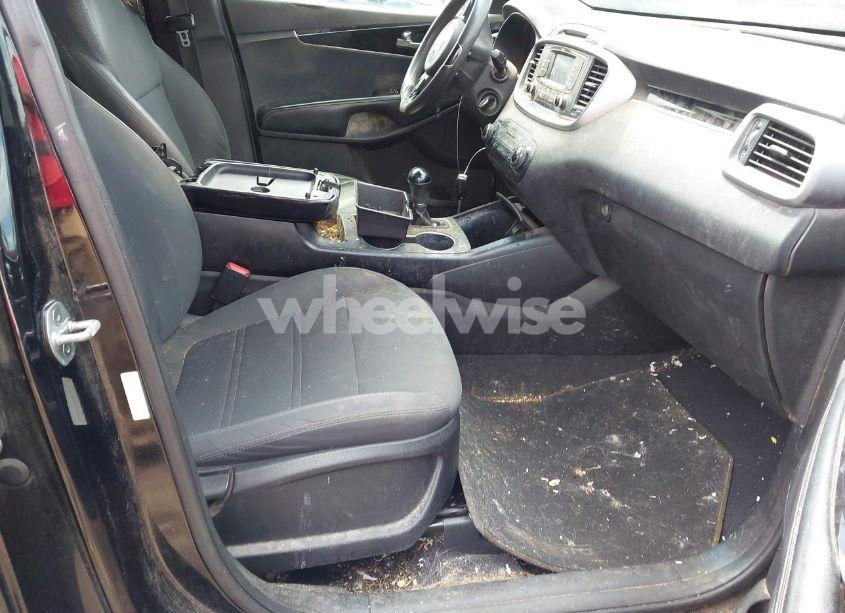 Photo 5 of 2016 Kia Sorento 3.3L LX (VIN 5XYPGDA5XGG168325)