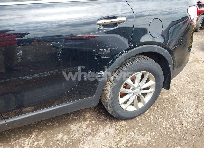 Photo 6 of 2016 Kia Sorento 3.3L LX (VIN 5XYPGDA5XGG168325)