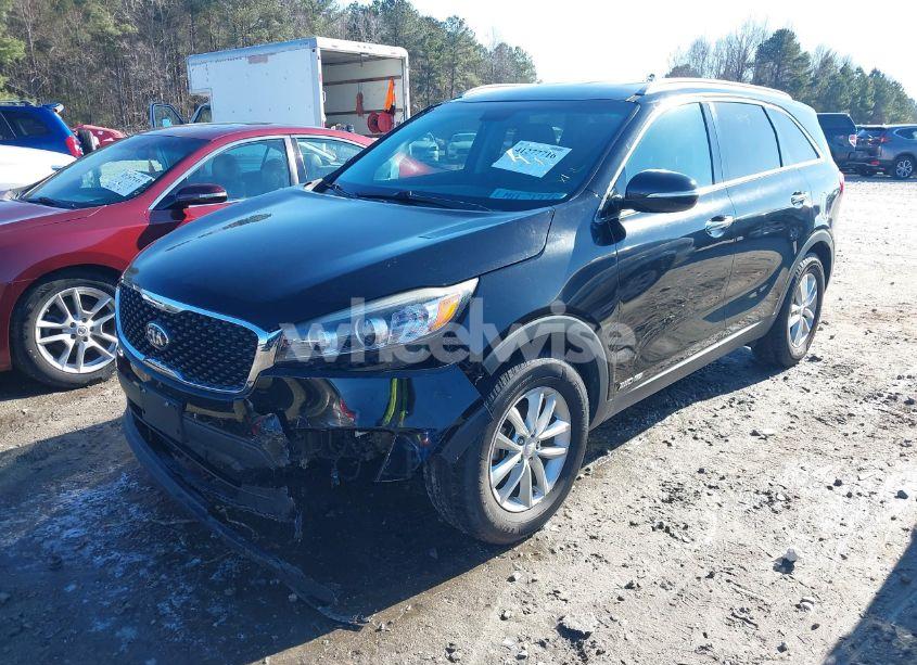 Photo 2 of 2017 Kia Sorento 3.3L LX (VIN 5XYPGDA5XHG207545)
