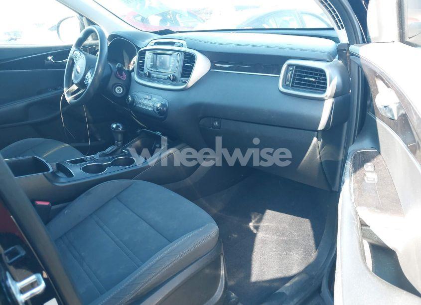 Photo 5 of 2017 Kia Sorento 3.3L LX (VIN 5XYPGDA5XHG207545)