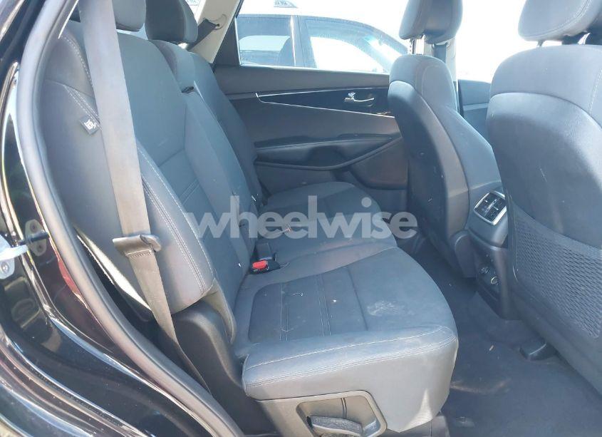 Photo 8 of 2017 Kia Sorento 3.3L LX (VIN 5XYPGDA5XHG207545)