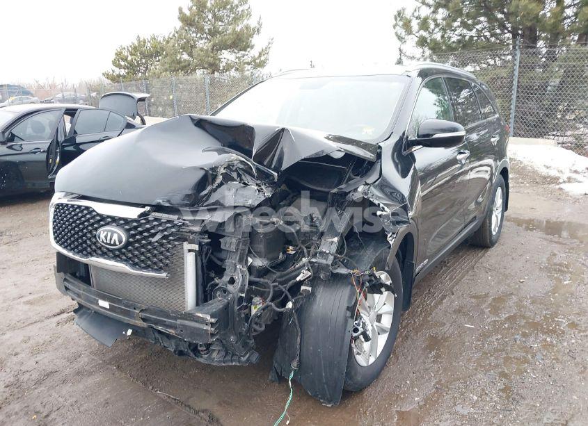 Photo 2 of 2018 Kia Sorento 3.3L LX (VIN 5XYPGDA5XJG419416)