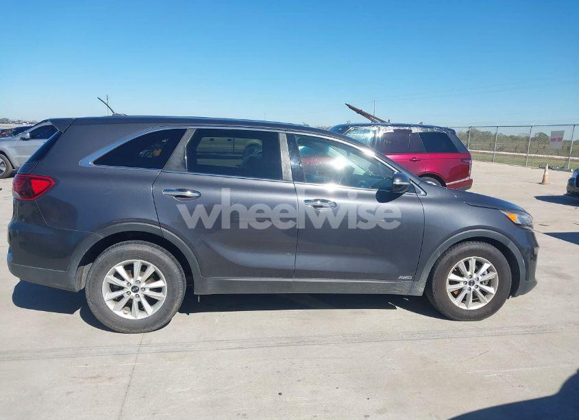 Photo 13 of 2019 Kia Sorento 3.3L LX (VIN 5XYPGDA5XKG448335)