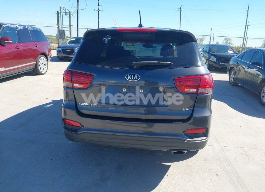 Photo 16 of 2019 Kia Sorento 3.3L LX (VIN 5XYPGDA5XKG448335)
