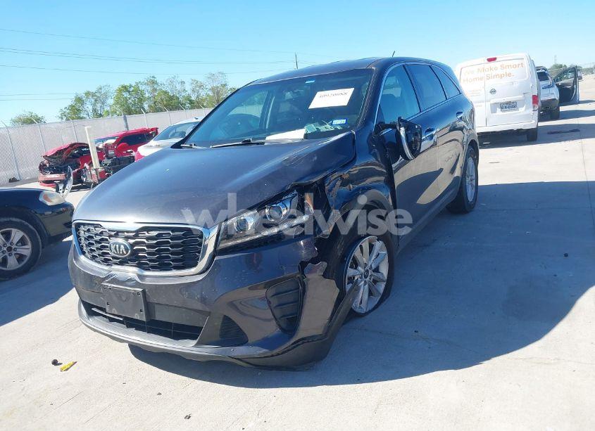 Photo 2 of 2019 Kia Sorento 3.3L LX (VIN 5XYPGDA5XKG448335)