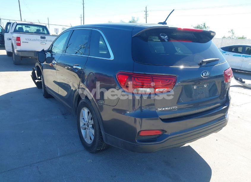 Photo 3 of 2019 Kia Sorento 3.3L LX (VIN 5XYPGDA5XKG448335)