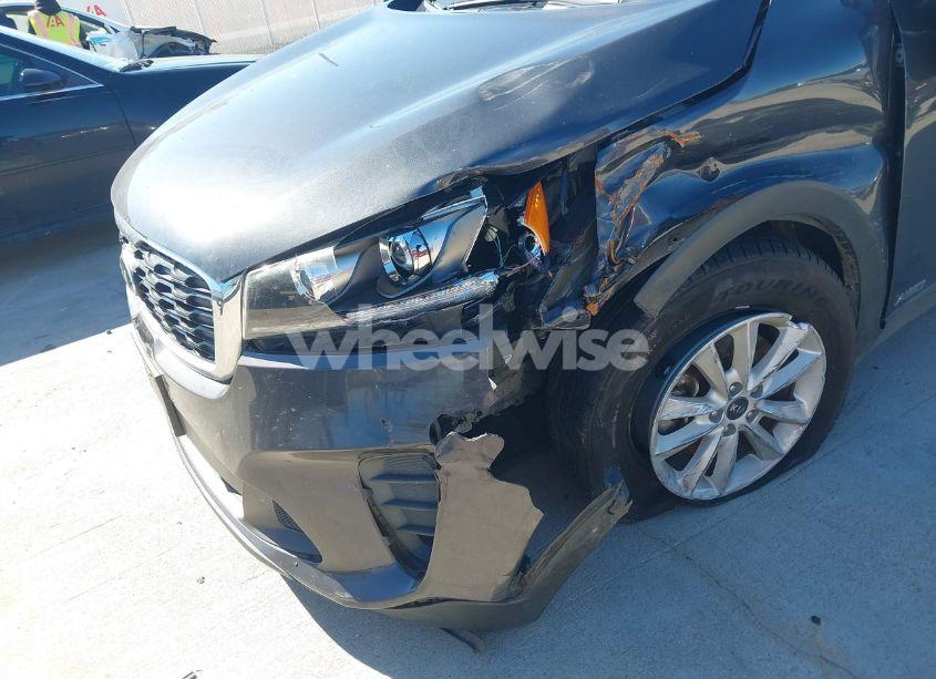 Photo 6 of 2019 Kia Sorento 3.3L LX (VIN 5XYPGDA5XKG448335)