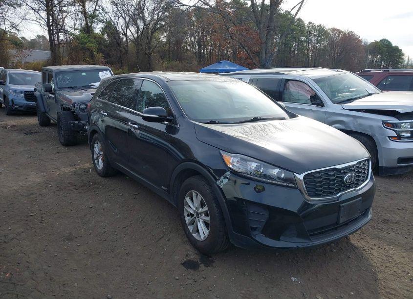 2019 Kia Sorento 3.3L LX (VIN 5XYPGDA5XKG554607) main photo