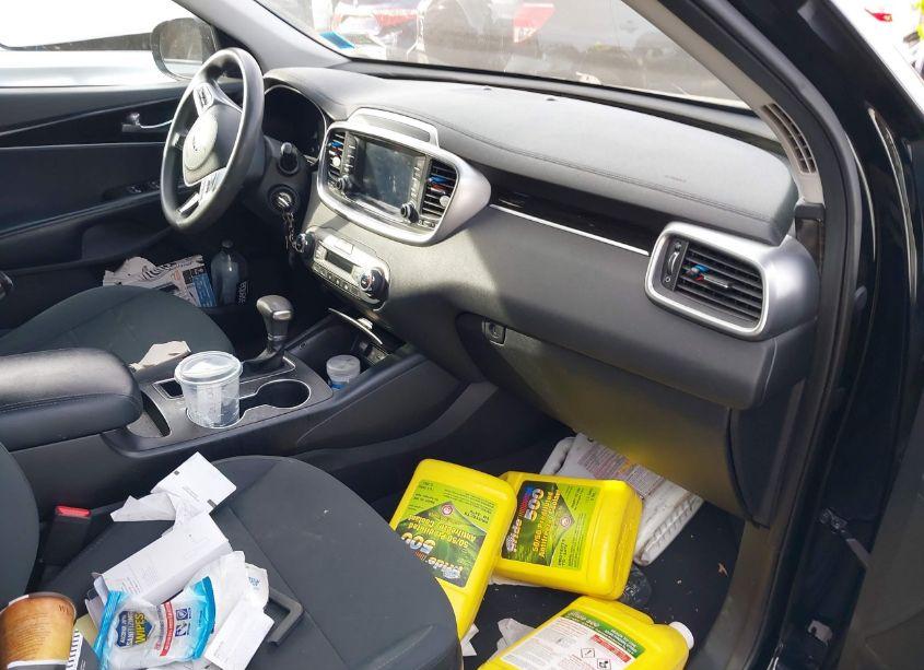 Photo 5 of 2019 Kia Sorento 3.3L LX (VIN 5XYPGDA5XKG554607)