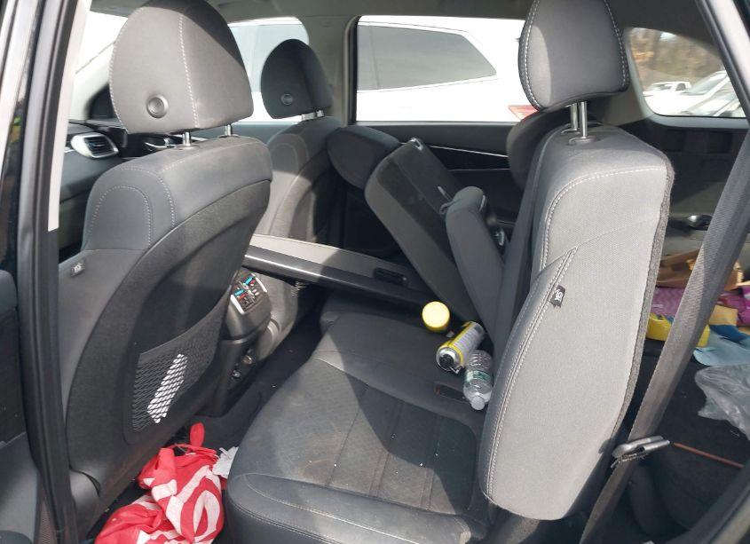 Photo 8 of 2019 Kia Sorento 3.3L LX (VIN 5XYPGDA5XKG554607)