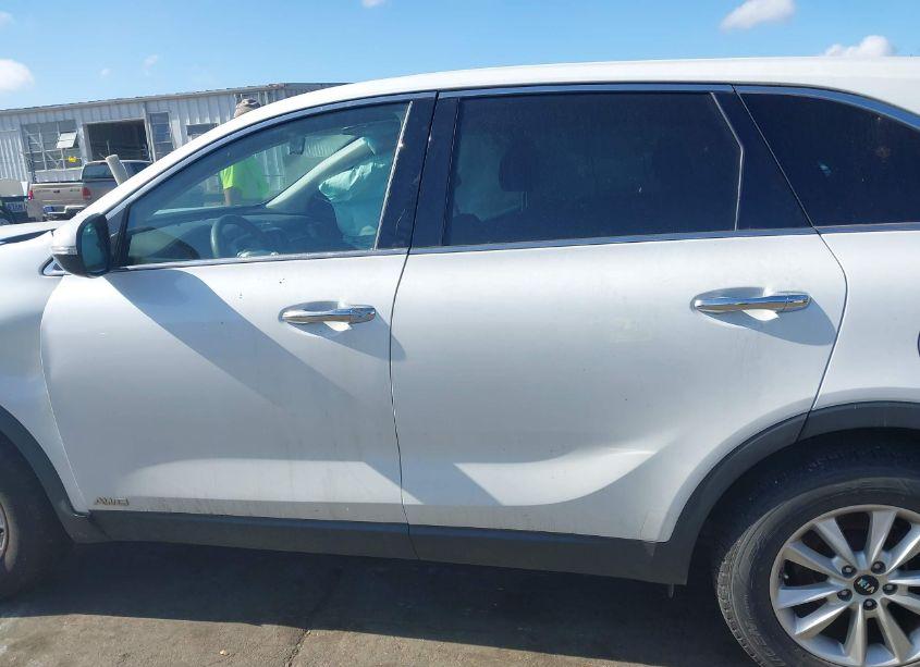 Photo 14 of 2020 Kia Sorento 3.3L LX (VIN 5XYPGDA5XLG613351)