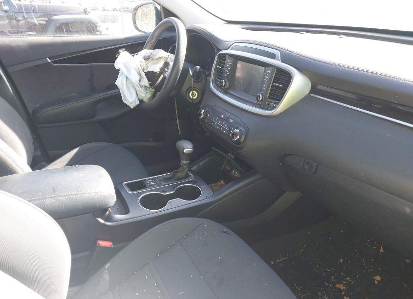 Photo 5 of 2020 Kia Sorento 3.3L LX (VIN 5XYPGDA5XLG613351)