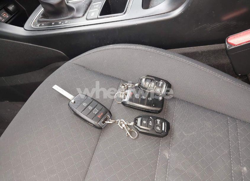 Photo 11 of 2020 Kia Sorento 3.3L LX (VIN 5XYPGDA5XLG618548)